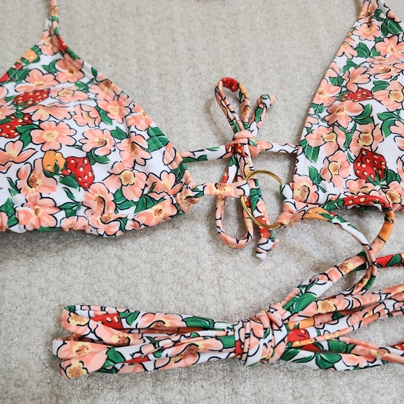 NWOT Triangle O Ring Wrap String Bikini Swimsuit Strawberry Floral Print Medium - Picture 6 of 13